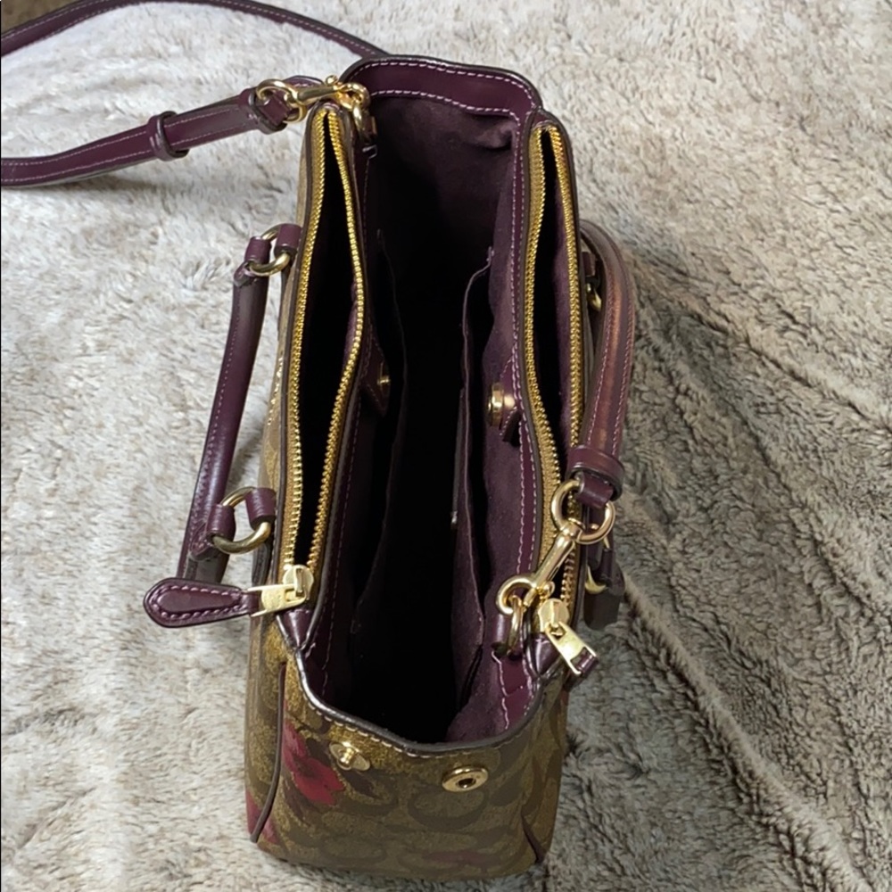 🌹SOLD 🌹 Authentic Coach mini - Picture 2 of 5